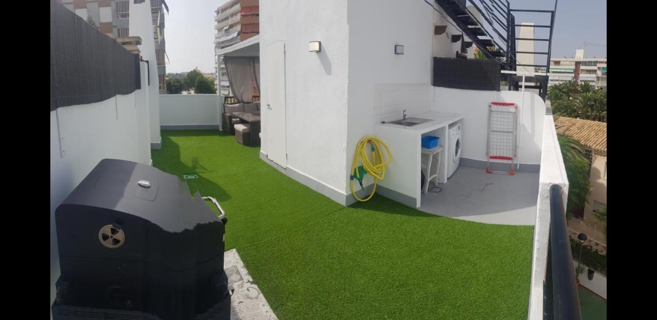 Atico Triplex Isla Verde エル・カンページョ エクステリア 写真